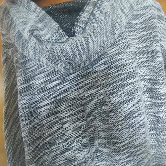 Sweater - Picture 3 of 3